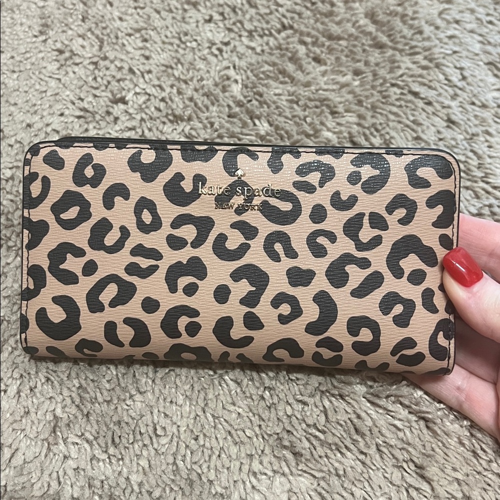 NWT Kate Spade Darcy Slim Bifold Wallet in Leopard